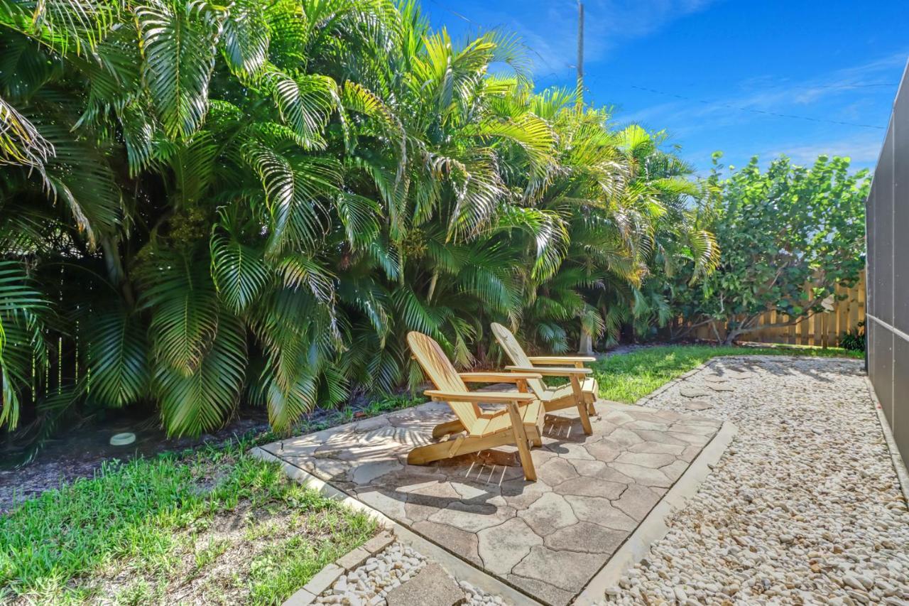Cozy Beach House - 5 Minutes From Vanderbilt Beach Napoli Bagian luar foto